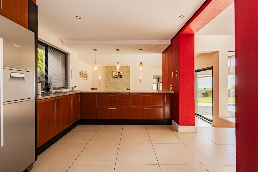 6 Bedroom Property for Sale in Baronetcy Estate Western Cape